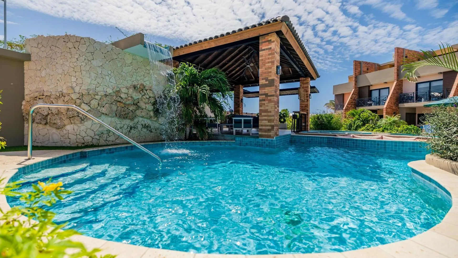 Bocobay Porta Al Sole - Luxury Condos 5 Min Walk To Ritz And Palm Beach